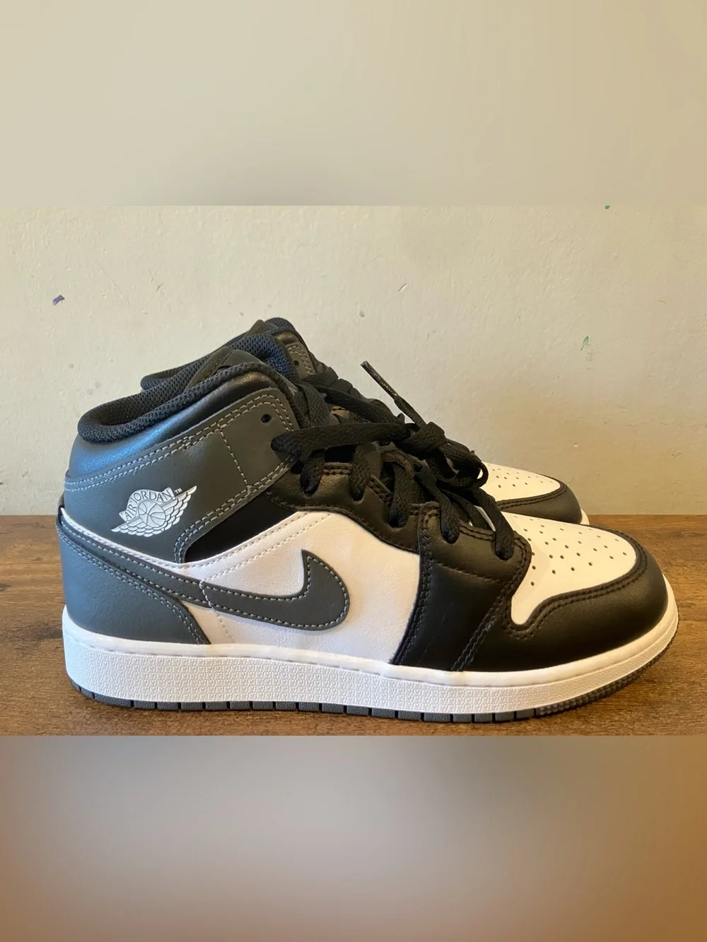 Air Jordan 1 Mid